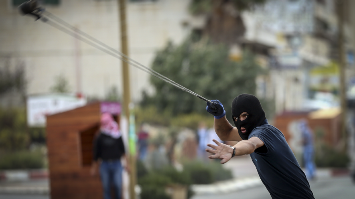 بالصور: مواجهات في منطقة البالوع شمال البيرة بين الشبان وجنود الاحتلال الاسرائيلي "تصوير: بهاء نصر"