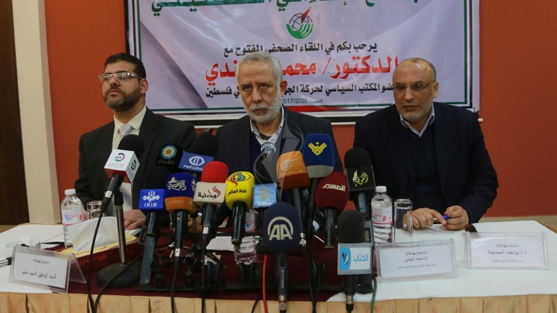 بالصور:د. محمد الهندي في حوار صحفي مفتوح نظمه التجمع الإعلامي للحديث حول المستجدات الفلسطينية الأخيرة