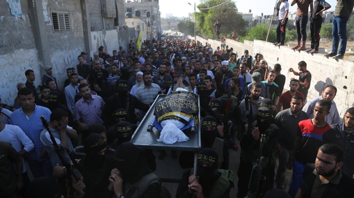 بالصور:تشييع مهيب لخنساء فلسطين أم رضوان الشيخ خليل في رفح