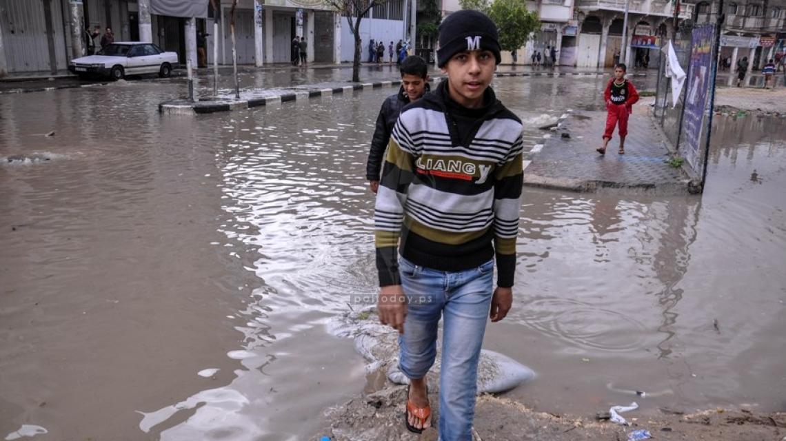 غزة تغرق من جديد وسرايا القدس تستنفر عناصرها لمساعدة المواطنين ومواجهة المنخفض