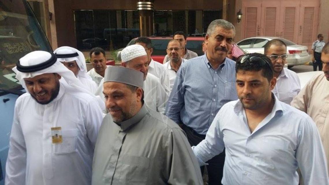 بالصور:وزير الاوقاف يتفقد عوائل شهداء المكرمة السعودية في مكة