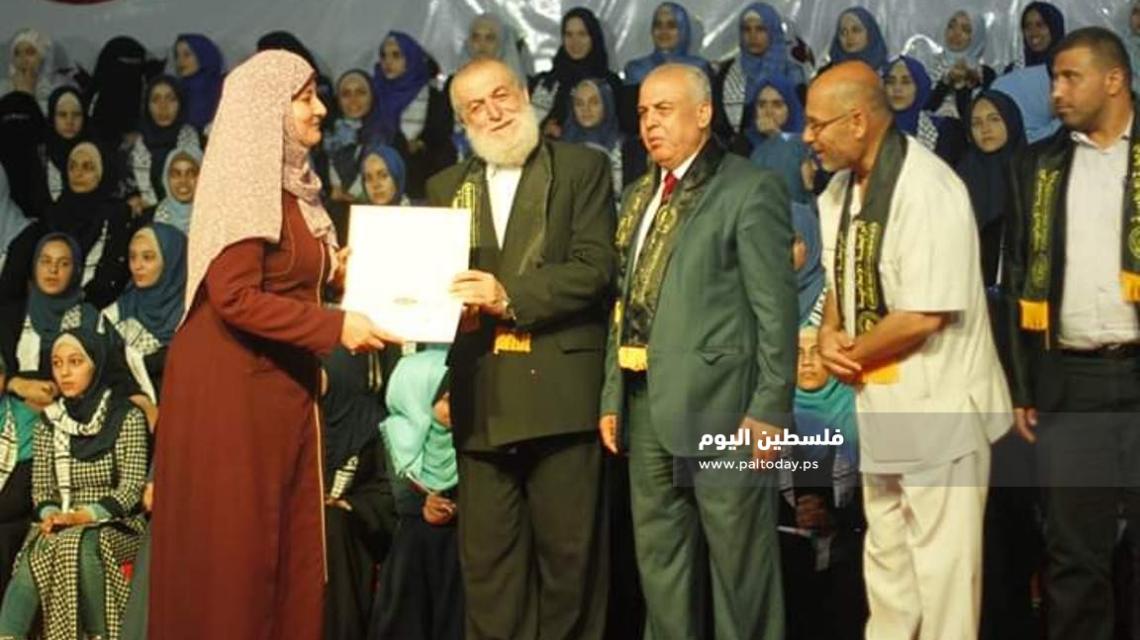 الرابطة الإسلامية برفح تكرم الطلبة المتفوقين بالثانوية العامة 