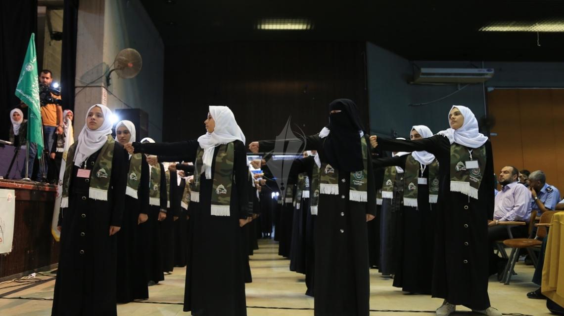 بالصور: حماس تخرج فوج جيش القدس للفتيات بغزة