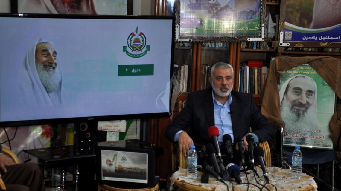 بالصور..في ذكرى استشهاده.. هنية يفتتح موقع حركة حماس الالكتروني من منزل الشيخ أحمد ياسين