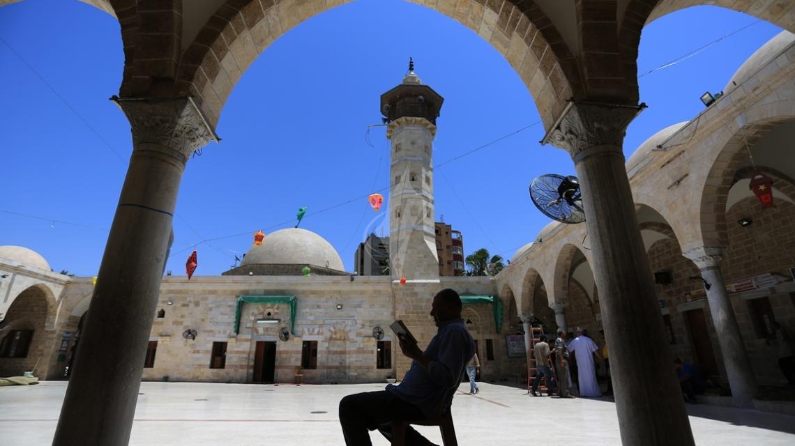 بالصور: الأجواء الإيمانية في مسجد السيد هاشم في ثالث أيام شهر رمضان