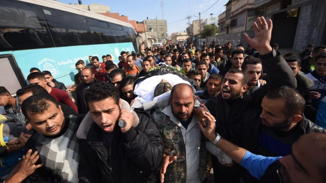جماهير غفيرة تودع الشهيدين النحال وعبد العال ارتقيا إثر القصف "الإسرائيلي"
