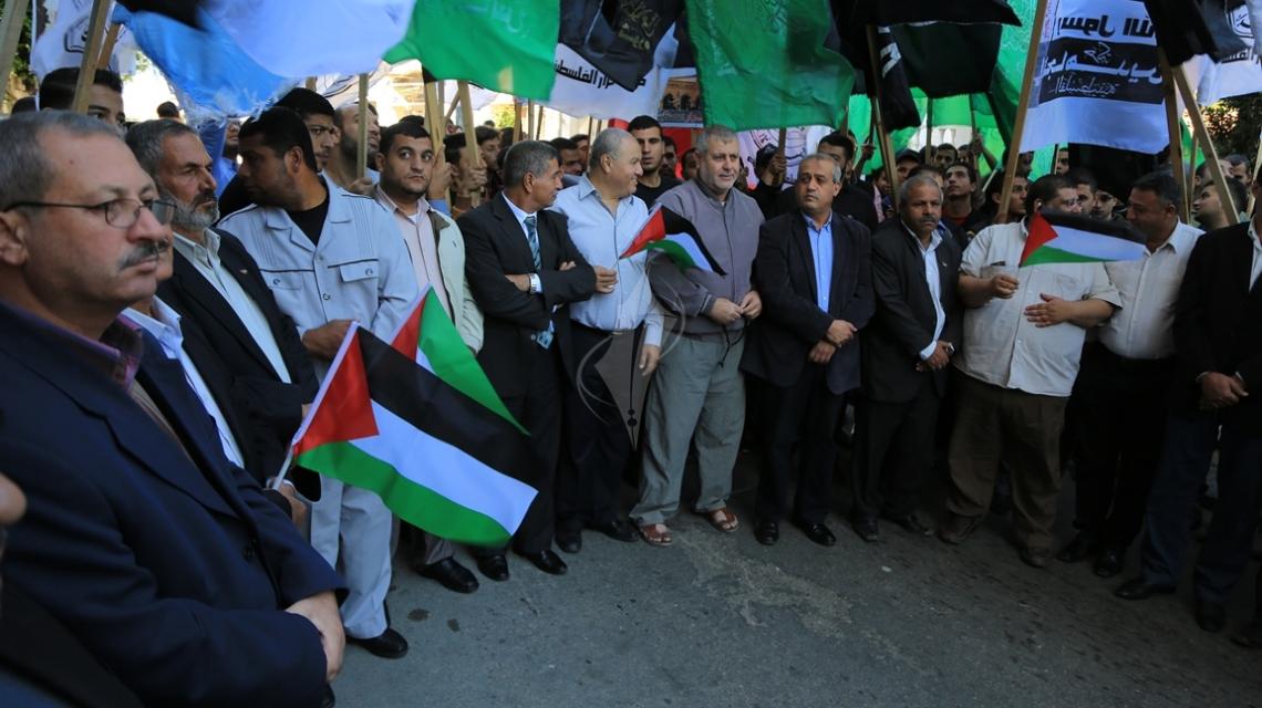 بالصور : الفصائل بغزة تنظم وقفة تضامن وإسناد لإنتفاضة القدس