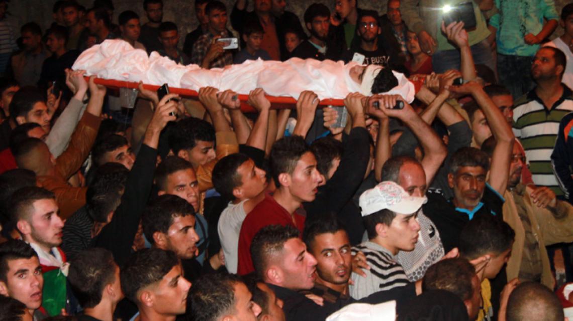 بالصور: تشييع جثماني الشهيدين الفتى احمد كميل والشاب قاسم سباعنة من بلدة قباطية جنوب جنين.عدسة:ثائر ابو بكر