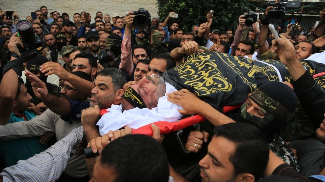 بالصور:الآلاف يشاركون في تشييع جثامين شهداء سرايا القدس وكتائب القسام في البريج ودير البلح والقرارة وخانيونس