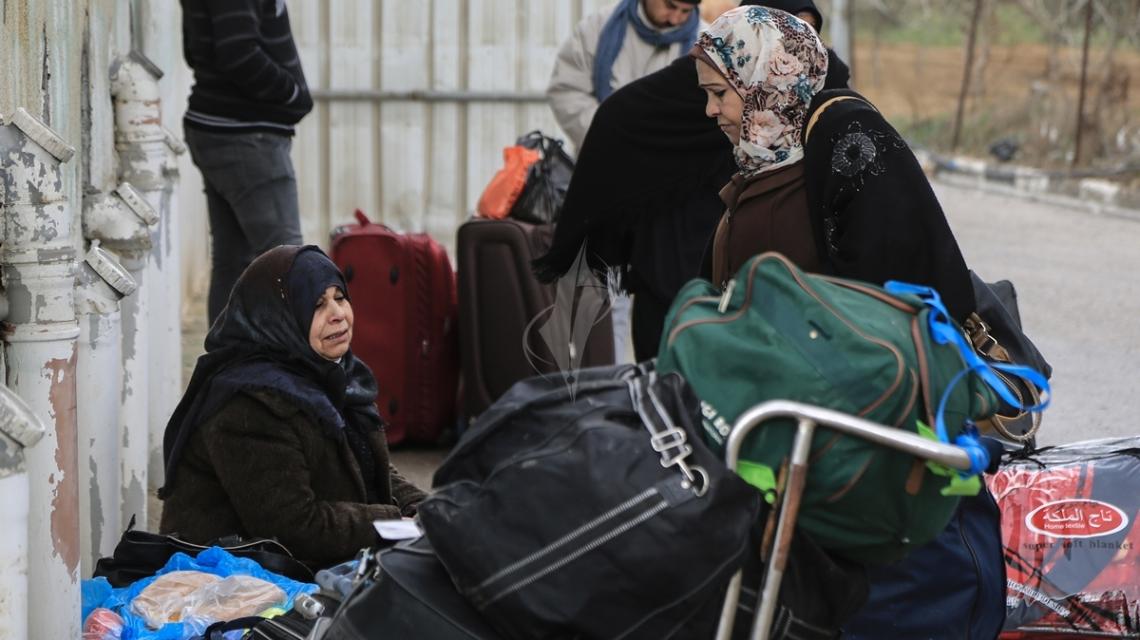 بالصور:عدسة"فلسطين اليوم" في معبر رفح في اليوم الاول لفتحه