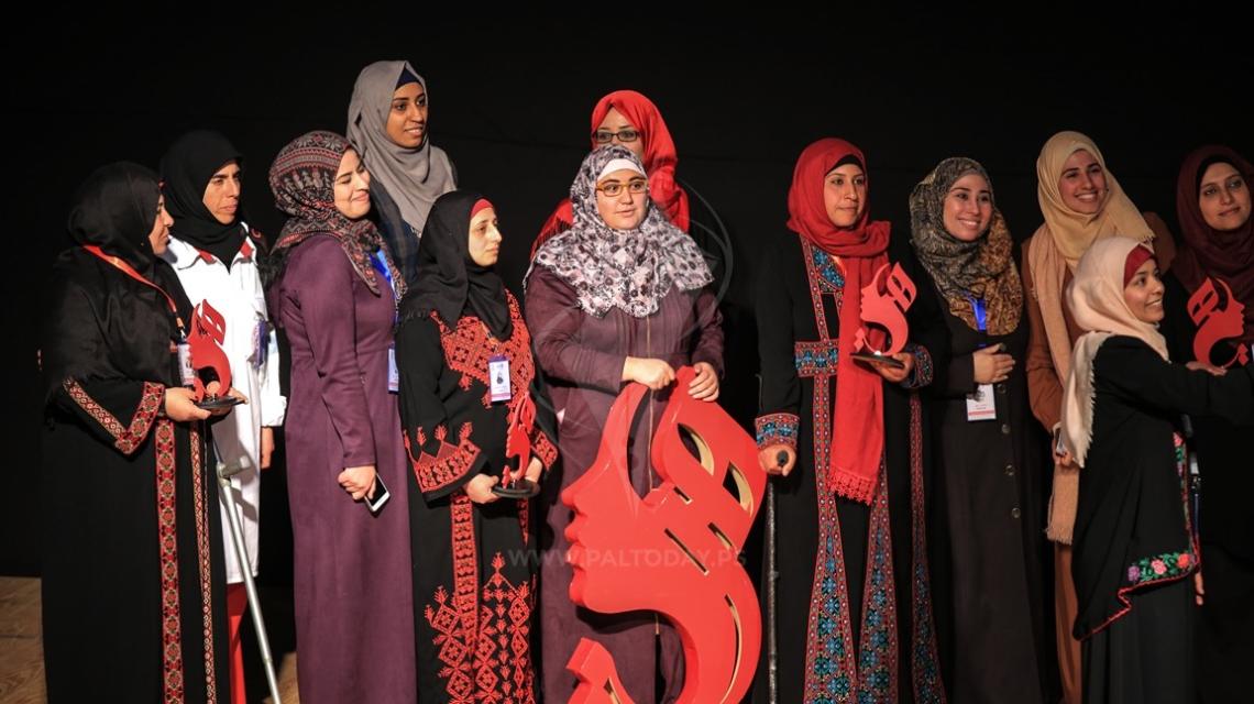 اللجنة الدولية للصليب الأحمر تفرد منصة لملهمات لبعثة رسائل من غزة