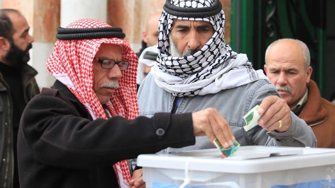 بالصور‏:جانب من حملة التبرعات لاهالي القدس في بيت لحم تصوير  علي عبيدات ‫