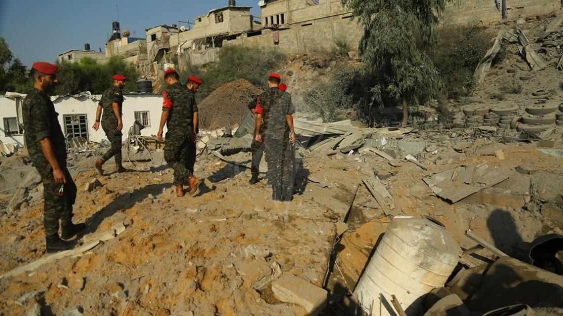 آثار القصف الإسرائيلي الذي تعرض له موقع الشرطة العسكرية شمال مدينة غزة