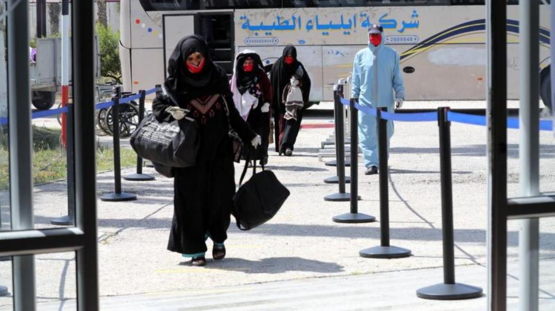  تسهيل دخول العالقين إلى قطاع غزة عبر معبر رفح البري وفق إجراءات الوقاية والسلامة من فيروس كورونا
