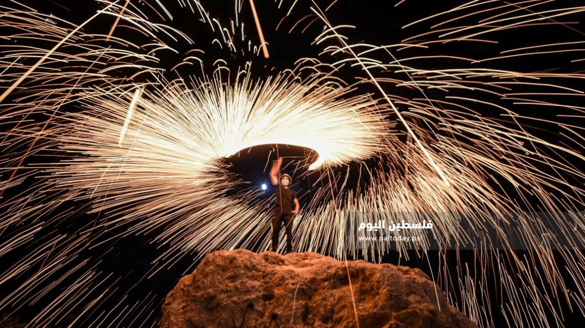 ألعاب نارية فى غزة احتفالاً بقدوم عيد الأضحى المبارك 