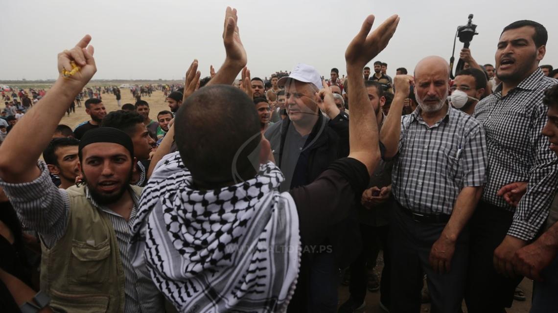 قيادة الجهاد الإسلامي تشارك المتظاهرين في جمعة عمال فلسطين شرق غزة