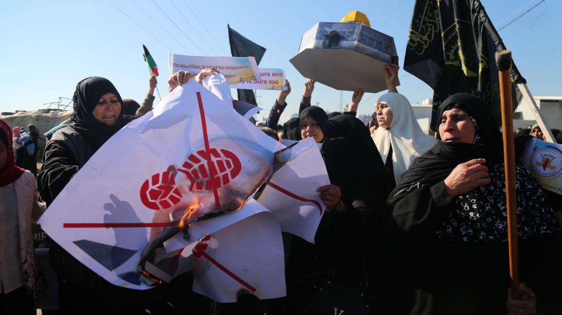 دائرة العمل النسائى بحركة الجهاد  تنظم وقفة دعماً ونصرةً للقدس والمسجد الأقصى