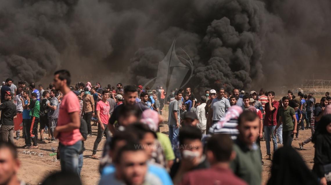 الغزيون يحيون الجمعة الحادية عشر لمسيرة العودة "مليونية القدس" في يوم القدس العالمي وذكرى النكسة 51 على حدود غزة