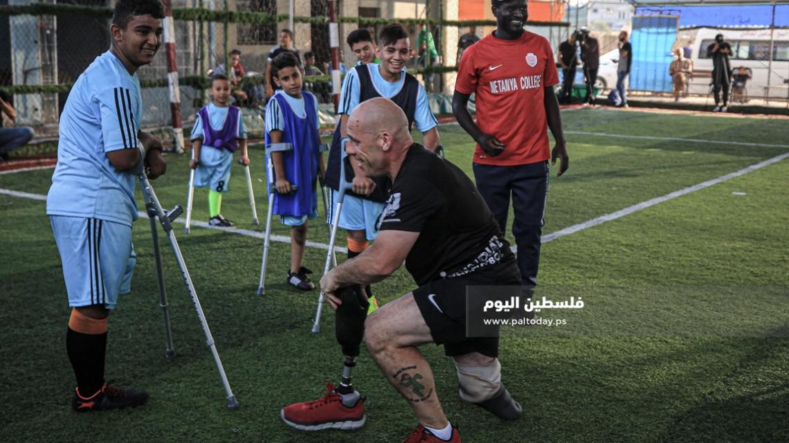 فريق كرةالقدم لذوي البتر  "للناشئين" في غزة يواصل التدريب برعاية اللجنة الدولية للصليب الاحمر بقطاع غزة