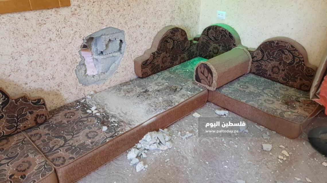 نجاة عائلة بأعجوبة من قصف الاحتلال منزلهم بخانيونس