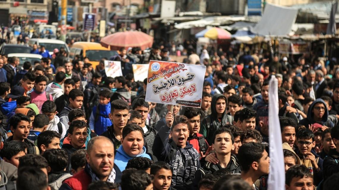 وقفة للفصائل وطلاب مدارس الأونروا بمخيم جباليا رفضاً لقرار ترامب 
