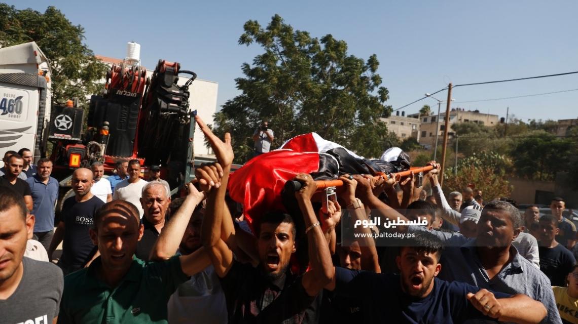  مواطنون يشيعون جثمان الشهيدة داليا السمودي (23) في مدينة جنين