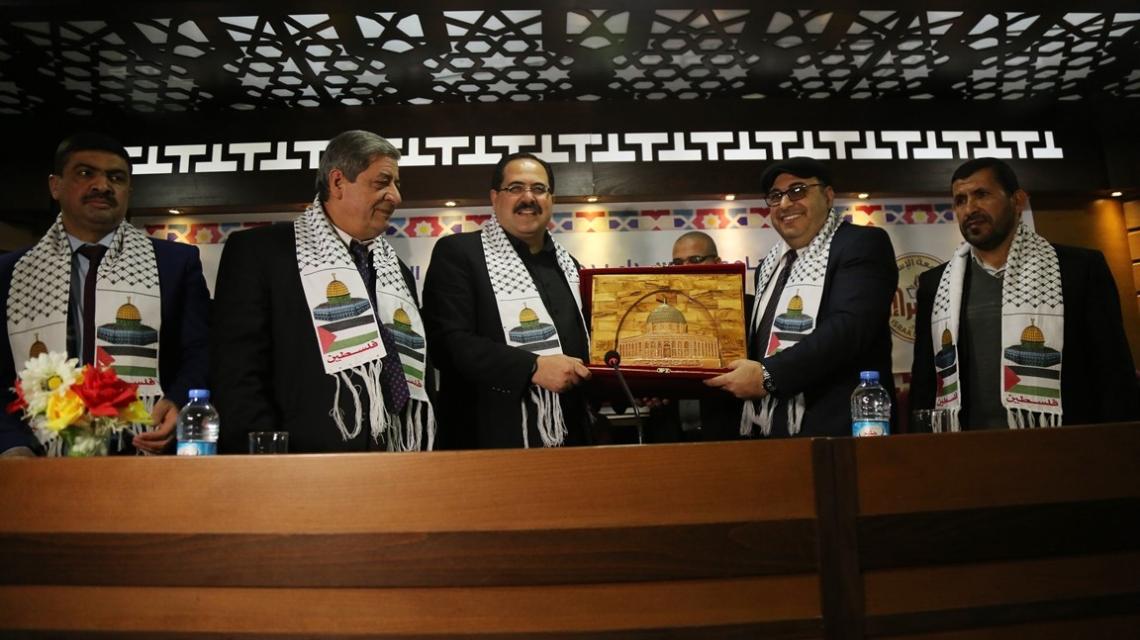 د. صبري صيدم وزير التربية والتعليم العالي يزور جامعة الإسراء بغزة