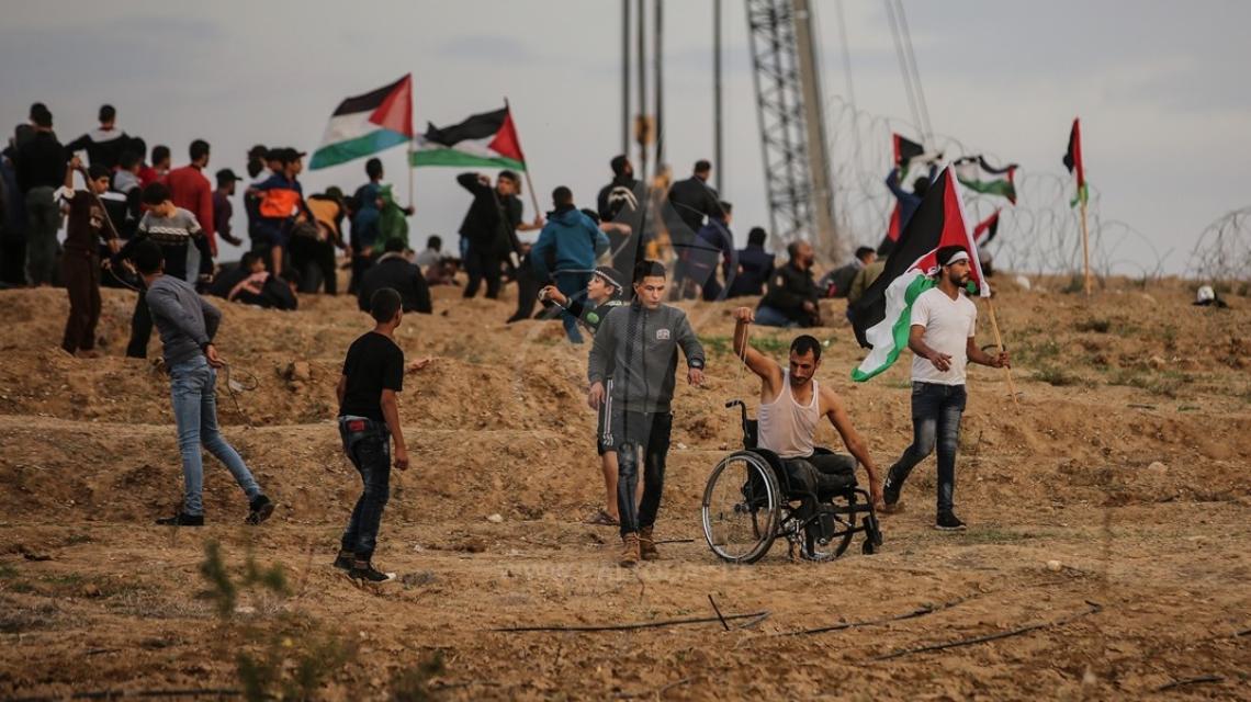 جماهير غفيرة تشارك في مسيرات العودة شرق قطاع غزة رغم تهديدات الاحتلال 