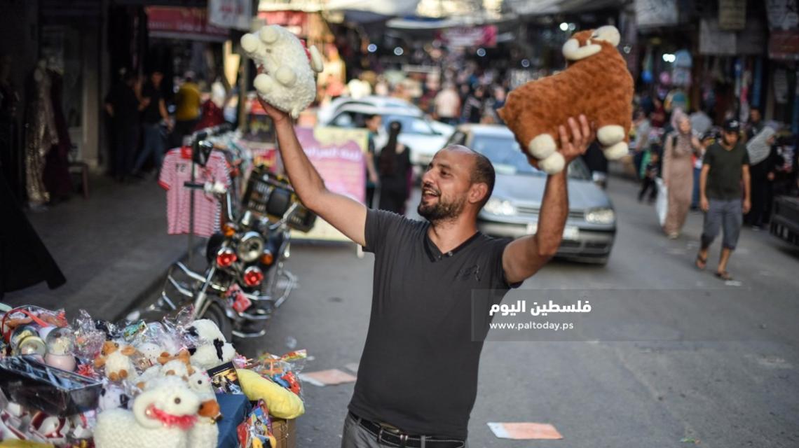 أجواء استقبال عيد الأضحى المبارك في سوق خانيونس جنوبي قطاع غزة 