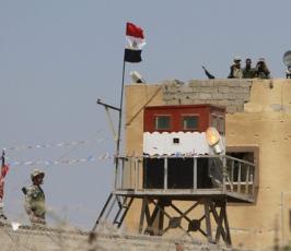 صور للمدرعات المصرية التى تدمرت بهجوم سيناء