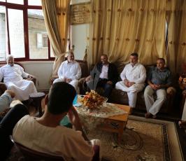 وفد من الجهاد بقيادة د.الهندي يزور عوائل الشهداء ‫(30438804)‬ ‫‬