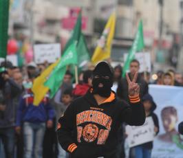 مواجهات عنيفة على حاجز قلنديا شمال القدس المحتلة