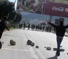 خاص فلسطين اليوم..مواجهات واعتقالات على حاجز حوارة بنابلس تضامناً مع الاسرى
