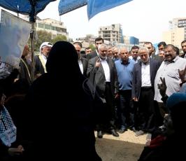 زيارة الدكتور محمد الهندى واسماعيل هنية الى خيمة اعتصام الاسرى ‫(38666762)‬ ‫‬