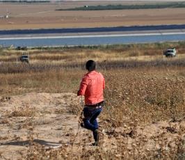 بالصور:مواجهات بين الشبان الفلسطينيين و قوات الإحتلال شرق جباليا