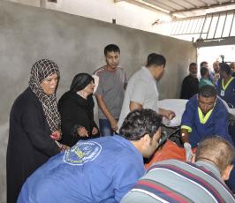 شهداء وجرحى في غارة على سيارة مدنية في بلدة بني سهيلا شرق خانيونس‏