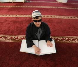  مكفوف يتعلم قراءة القران الكريم ‫(29994889)‬ ‫‬