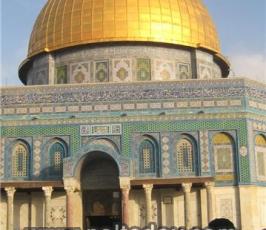 عدسة « فلسطين اليوم » تتجول في باحات المسجد الأقصى خلال ثاني أيام عيد الأضحى المبارك 