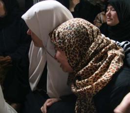 عدسة فلسطين اليوم.. شاهد صور وداع الشهيد على حجازي من قبل ذويه