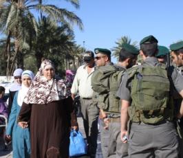 تدفق عشرات الالاف من المصلين على القدس القديمة لاداء صلاة الجمعة