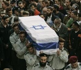 بالصور .. جنود صهاينة يبكون قتلاهم في غزة 