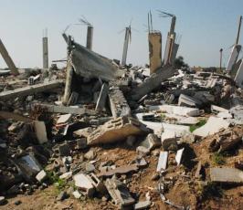 عدسة فلسطين اليوم تلتقط مشاهد من اثار الدمار الاسرائيلي على جحر الديك وسط القطاع