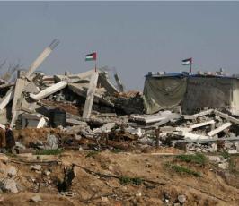 بالصور  : الفلسطينيون يحاولون تدبير أمورهم بعد الدمار الذي لحق بمنازلهم 