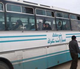 عدسة « فلسطين اليوم » تتجول في معبر رفح حيث عبور الطلاب وأصحاب الإقامات والعالقين