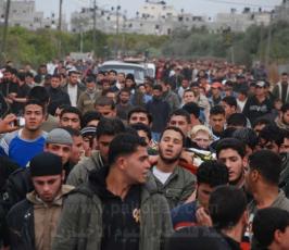بالصور : تشييع جثمان 3 شهداء في المنطقة الوسطى اثر عملية اغتيال جبانة نفذتها الطائرات الإسرائيلية