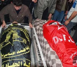 بالصور : تشييع جثمان 3 شهداء في المنطقة الوسطى اثر عملية اغتيال جبانة نفذتها الطائرات الإسرائيلية