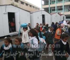 « فلسطين اليوم » تلتقط صوراً لطلبة مدرسة ميدانية أقيمت على أنقاض أخرى مدمرة بغزة 