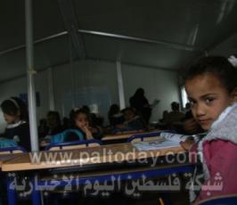 « فلسطين اليوم » تلتقط صوراً لطلبة مدرسة ميدانية أقيمت على أنقاض أخرى مدمرة بغزة 