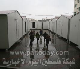 « فلسطين اليوم » تلتقط صوراً لطلبة مدرسة ميدانية أقيمت على أنقاض أخرى مدمرة بغزة 