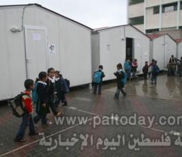 « فلسطين اليوم » تلتقط صوراً لطلبة مدرسة ميدانية أقيمت على أنقاض أخرى مدمرة بغزة 